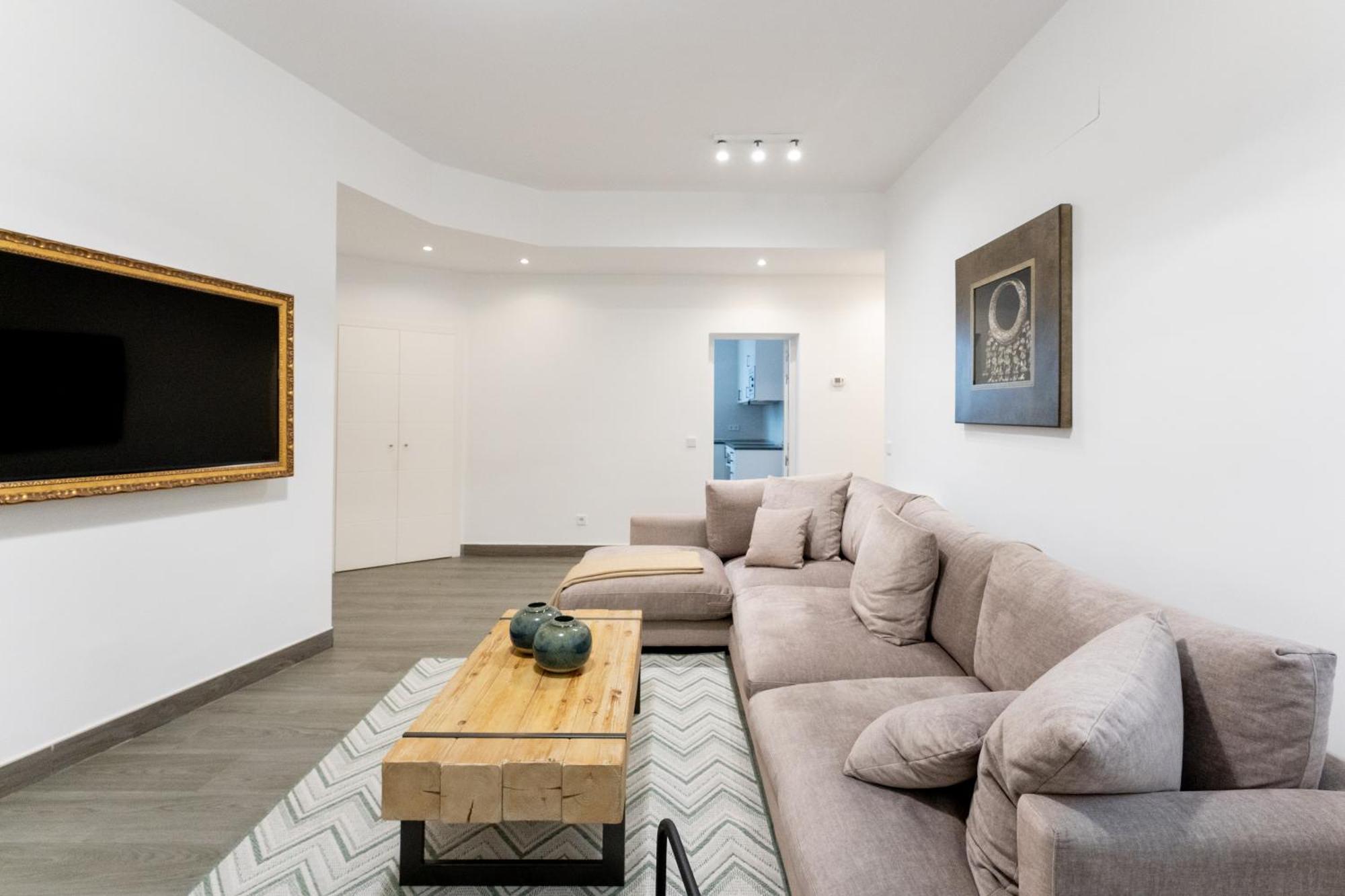 Luxe Apartment In Plaza De Espana Madrid Exterior foto